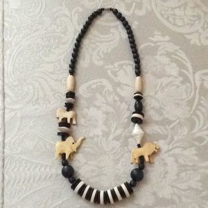 NWOT Wooden African Animal Motif Necklace